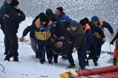 В Йошкар-Оле провалившийся под лед рыбак находится в больнице с переохлаждением